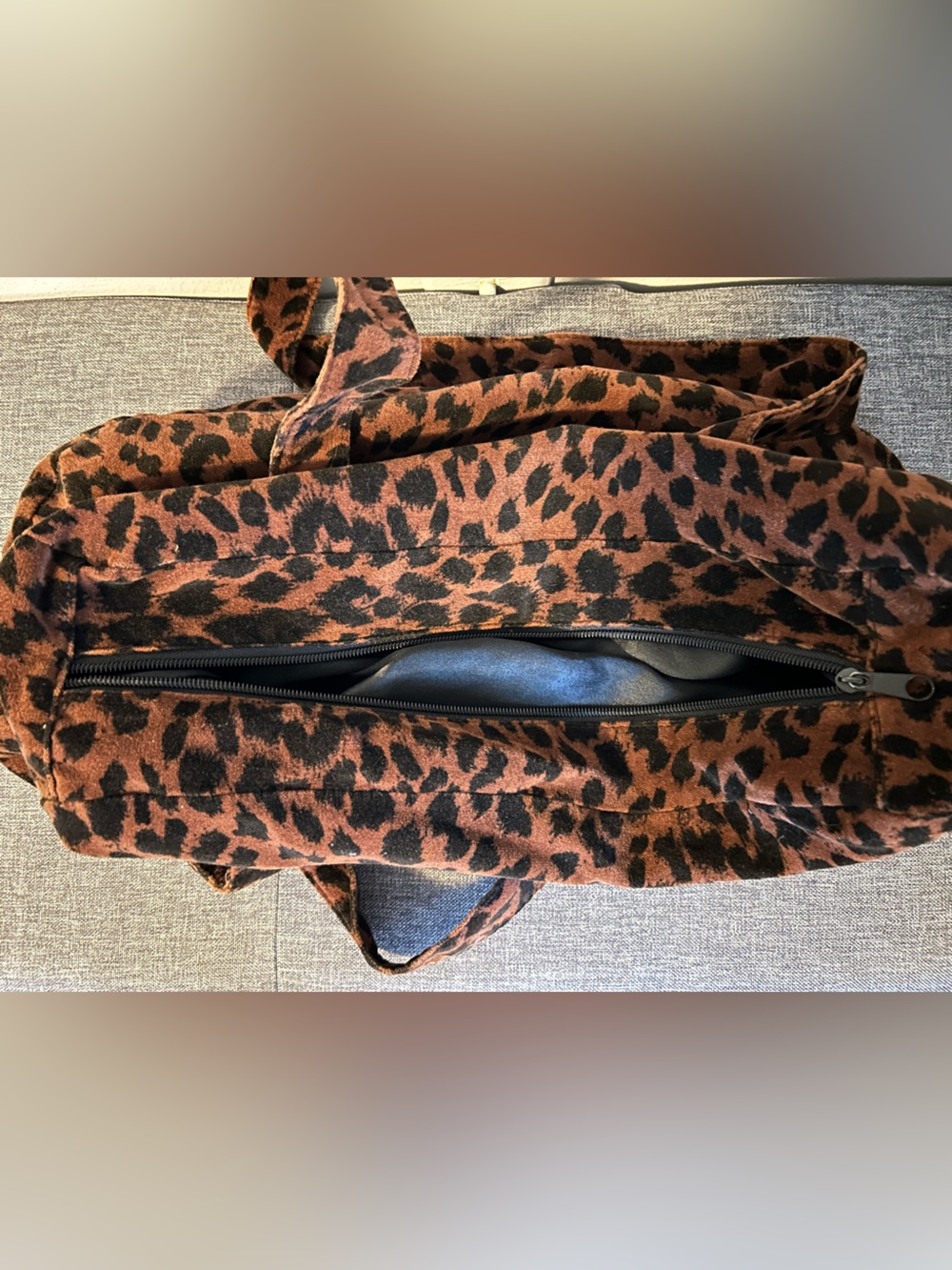Betsey Johnson Large Leopard Print Tote Bag - Picture 4 of 6